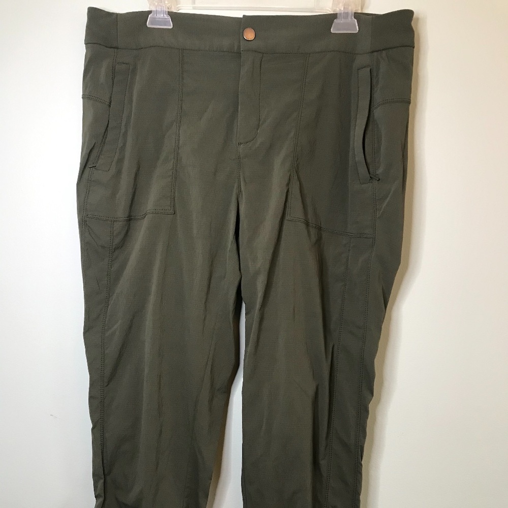 EUC Athleta Trekkie Hiking Pant/Jogger Green sz 16